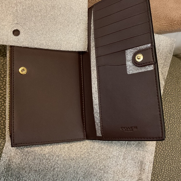 NWT Coach Slim Zip Pebbled Leather Wallet - Picture 5 of 6